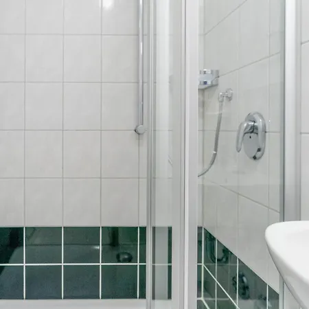 Apartment 370, Seepark *